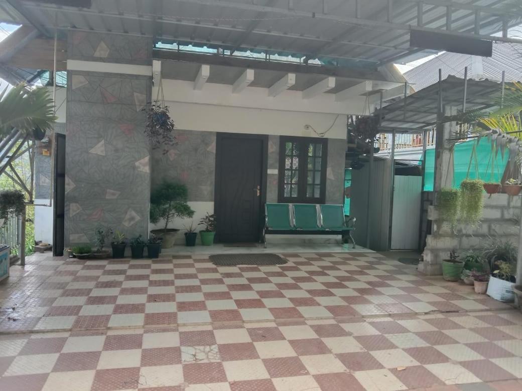 Riya Home Stay Munnar Anaviratty Eksteriør billede