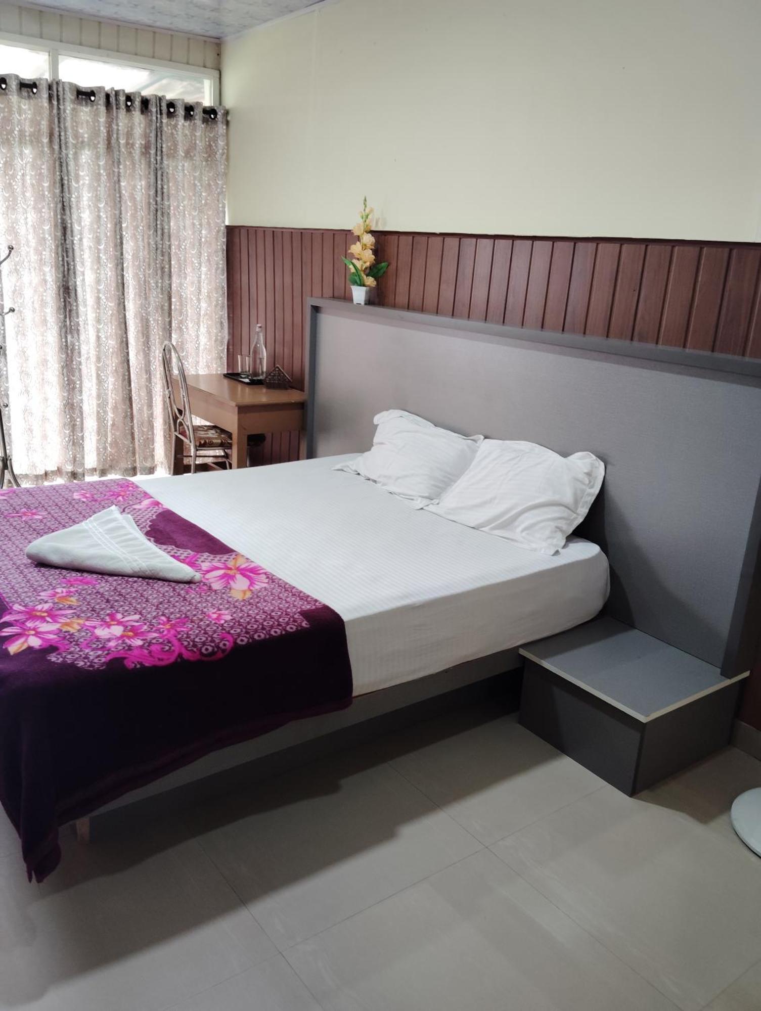 Riya Home Stay Munnar Anaviratty Eksteriør billede